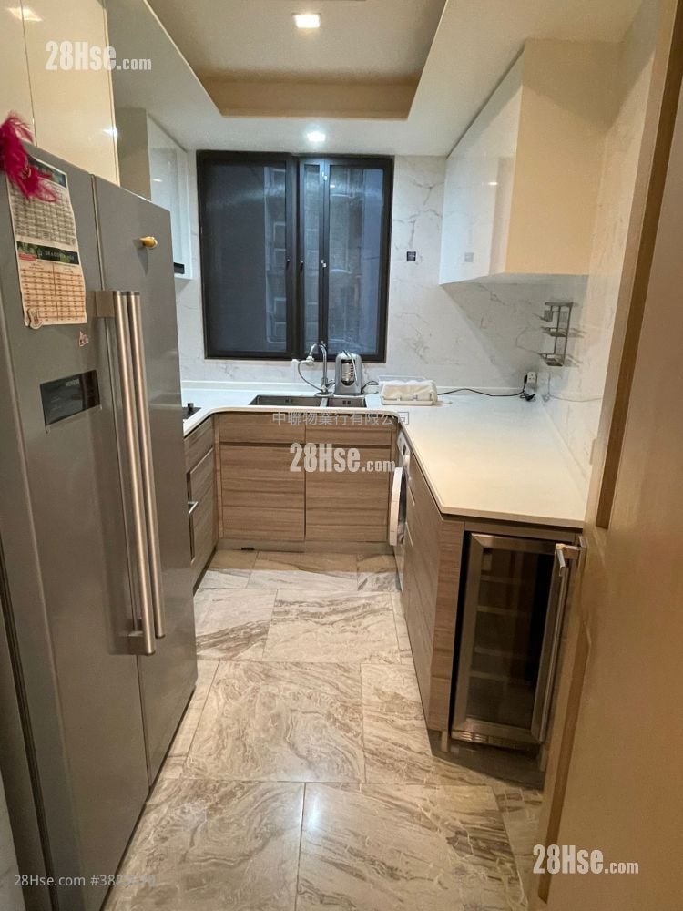 Dragons Range Rental 944 ft²