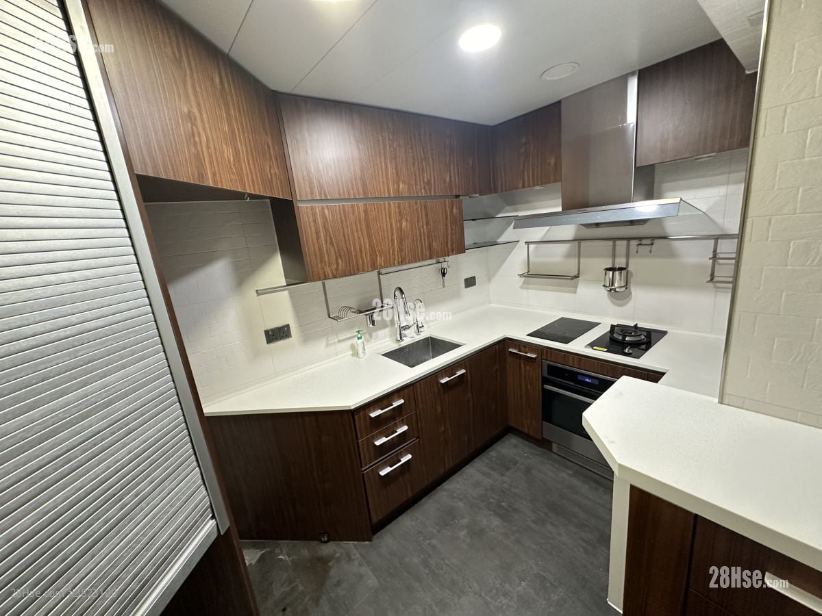 丽港城 租盘 3 房 , 2 浴室 687 平方尺