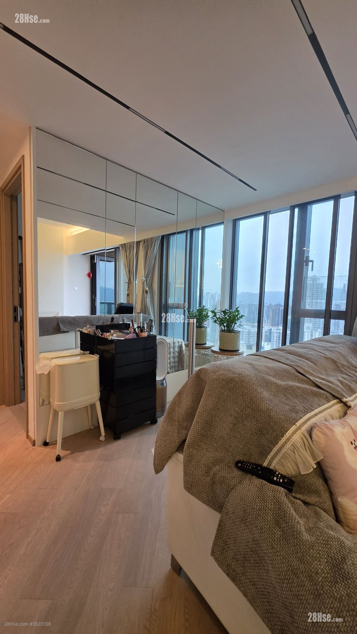 The YOHO Hub 售盘 3 房 901 平方尺