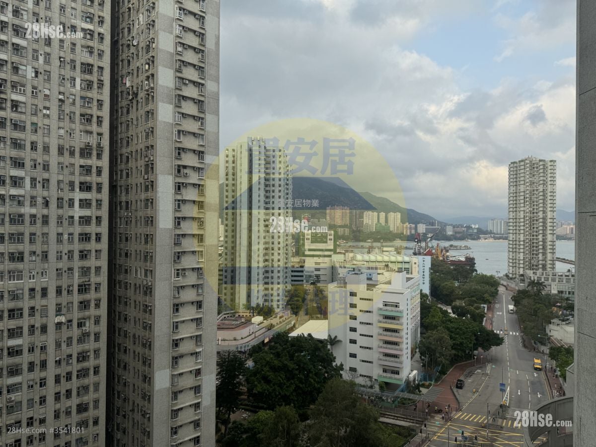 Pierhead Garden Rental 2 Bedrooms , 1 Bathroom 521 ft²