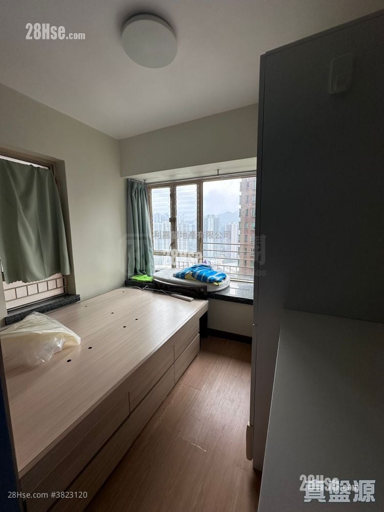 La Cite Noble Sell 2 Bedrooms , 1 Bathroom 434 ft²