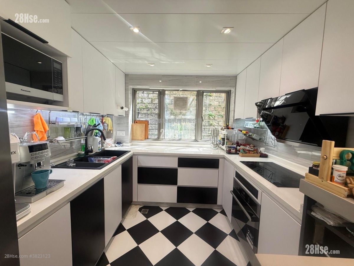 村屋 售盘 3 房 , 2 浴室 1,400 平方尺