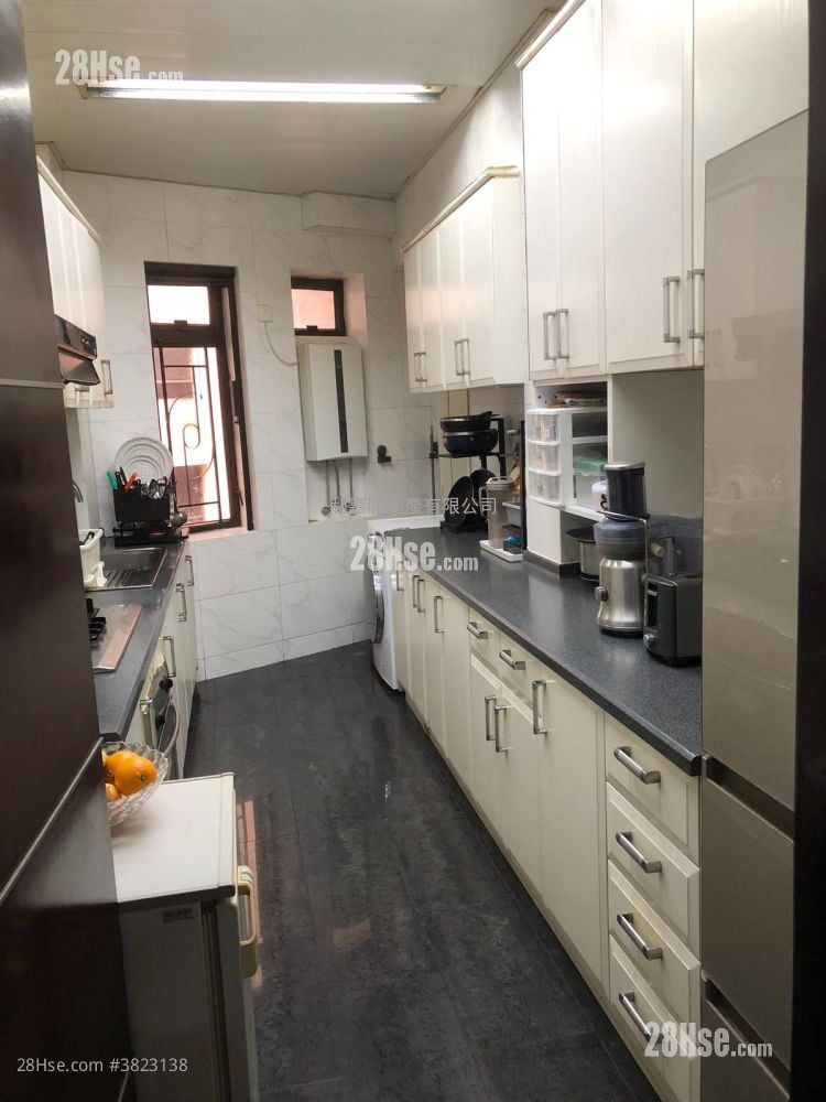 花園大廈 售盤 3 房 , 3 浴室 1,227 平方呎