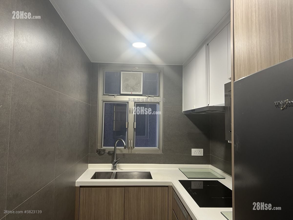 Yoho Town Sell 2 Bedrooms , 1 Bathroom 422 ft²