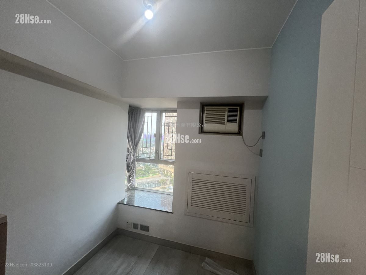 Yoho Town Sell 2 Bedrooms , 1 Bathroom 422 ft²