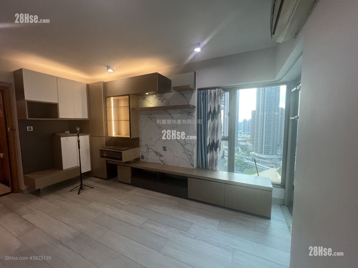 Yoho Town Sell 2 Bedrooms , 1 Bathroom 422 ft²