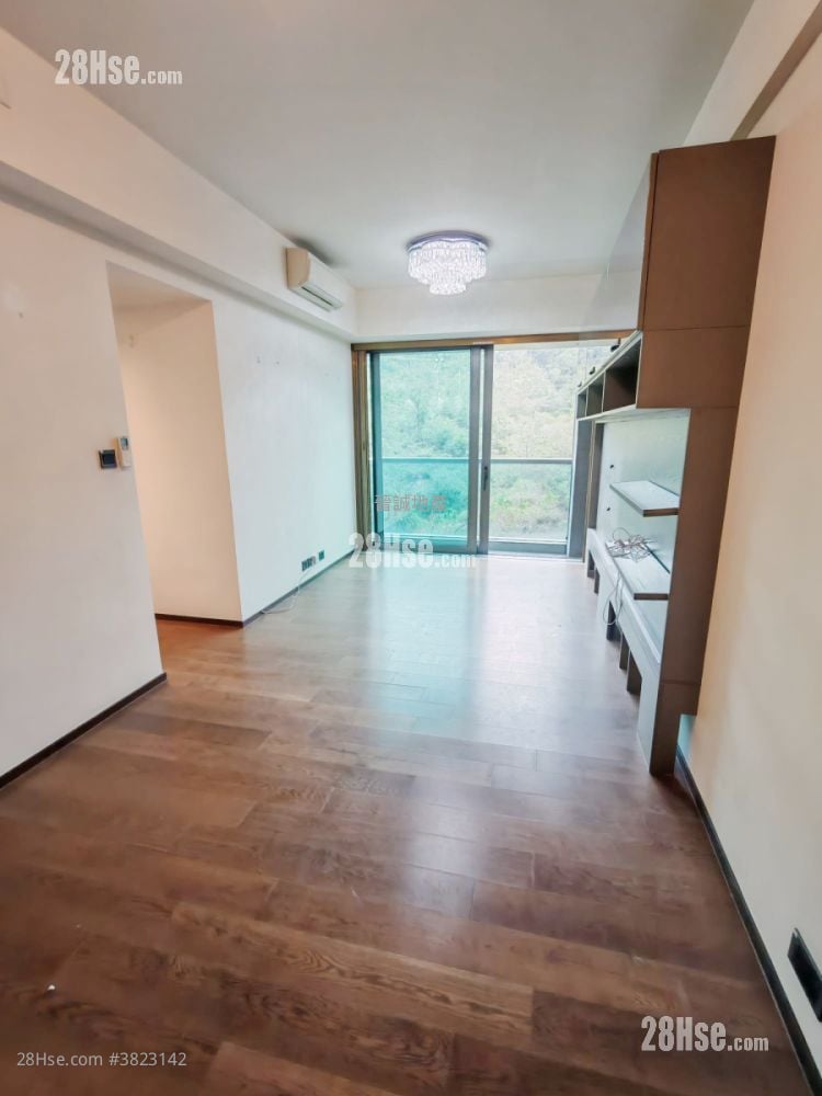 Le Pont Sell 3 Bedrooms , 2 Bathrooms 755 ft²