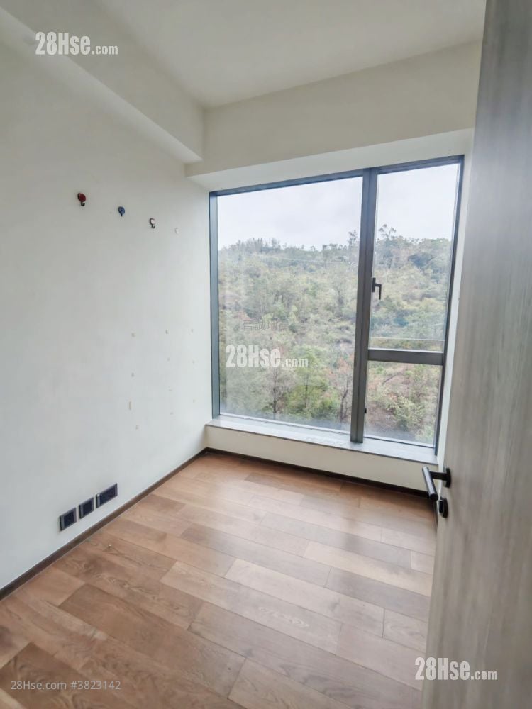 Le Pont Sell 3 Bedrooms , 2 Bathrooms 755 ft²