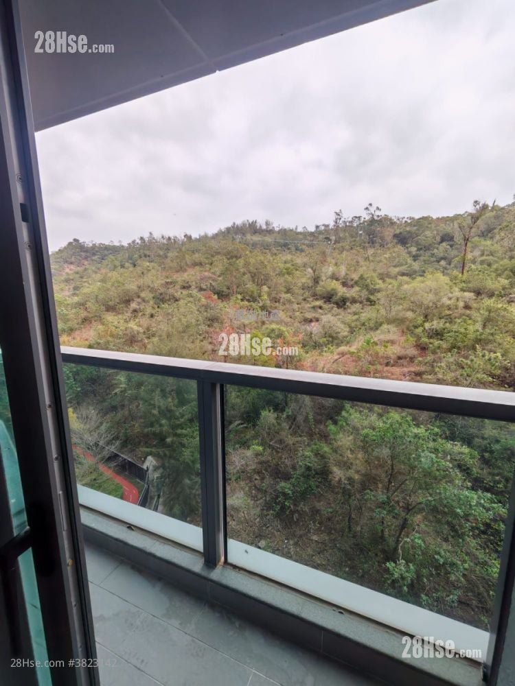 Le Pont Sell 3 Bedrooms , 2 Bathrooms 755 ft²