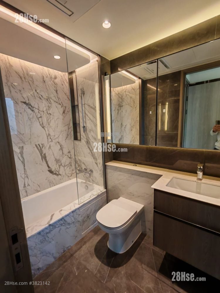 Le Pont Sell 3 Bedrooms , 2 Bathrooms 755 ft²