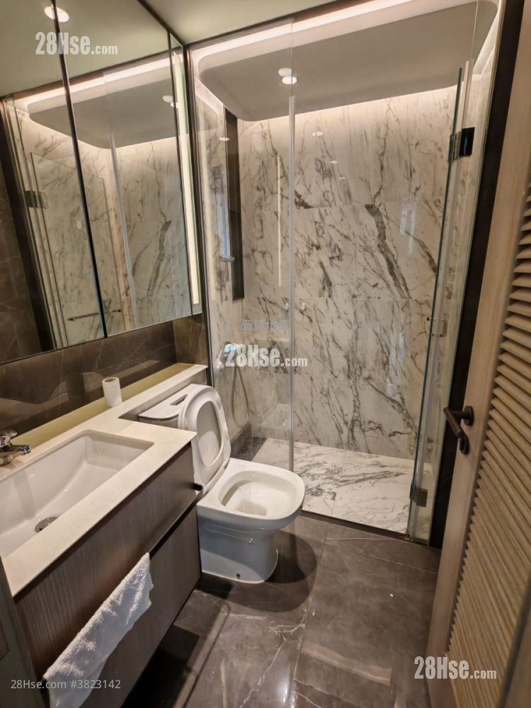 Le Pont Sell 3 Bedrooms , 2 Bathrooms 755 ft²