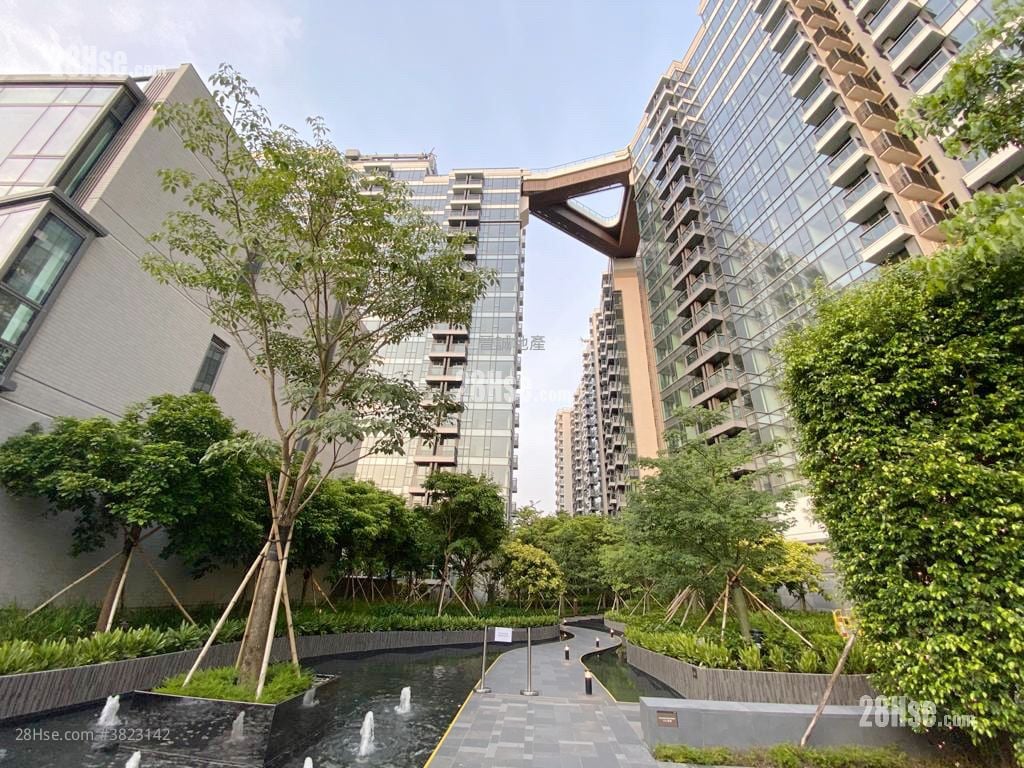 Le Pont Sell 3 Bedrooms , 2 Bathrooms 755 ft²