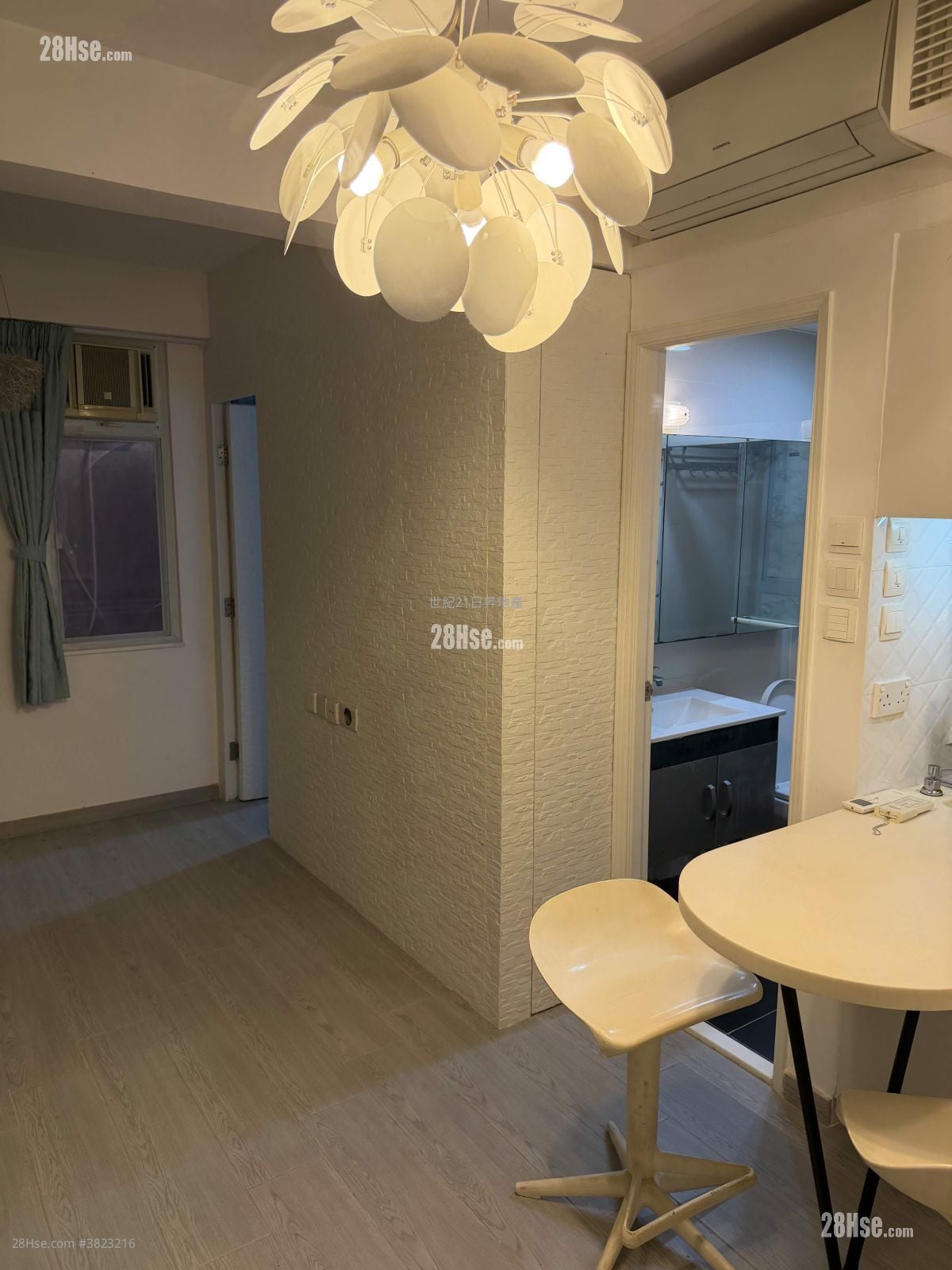 Seaview Building Rental 278 ft²