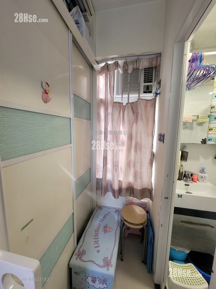 Kar Fu Building Sell 1 Bedroom , 1 Bathroom 222 ft²