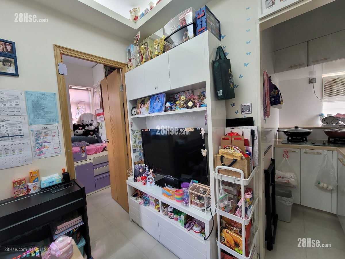 Kar Fu Building Sell 1 Bedroom , 1 Bathroom 222 ft²