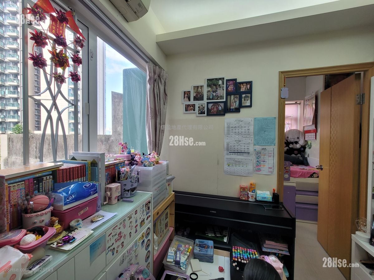 Kar Fu Building Sell 1 Bedroom , 1 Bathroom 222 ft²