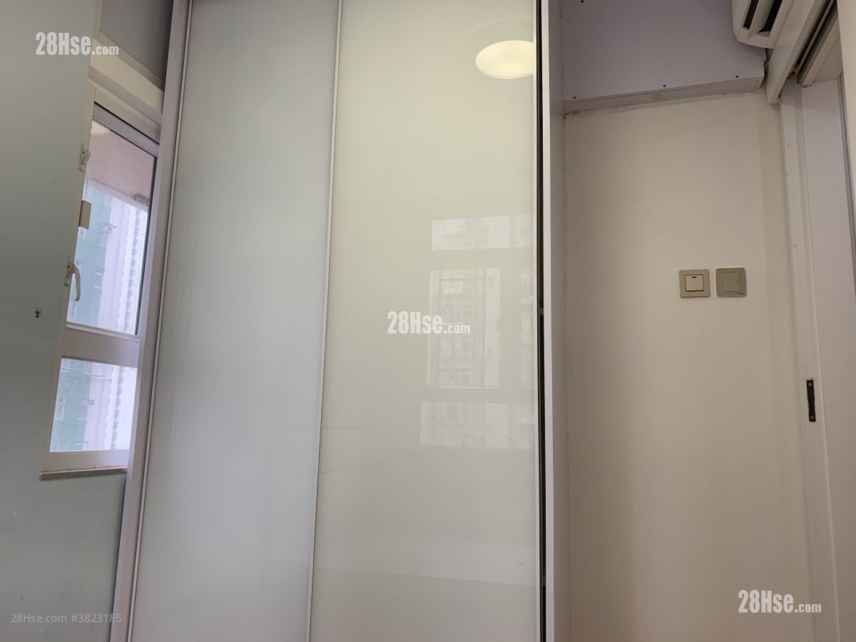 Hong Tin Court Rental 2 Bedrooms , 1 Bathroom 420 ft²