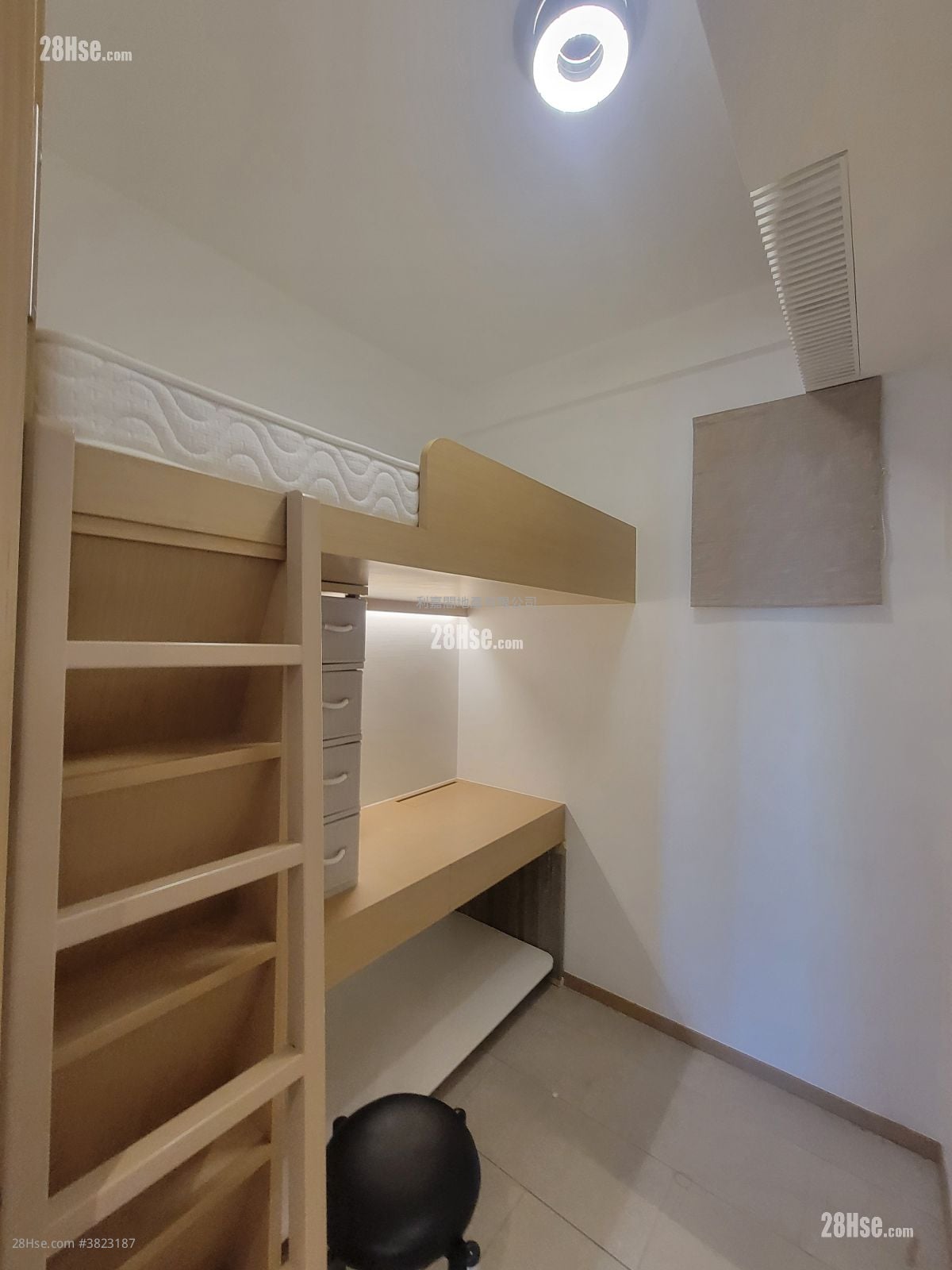 君临天下 租盘 3 房 , 2 浴室 1,054 平方尺