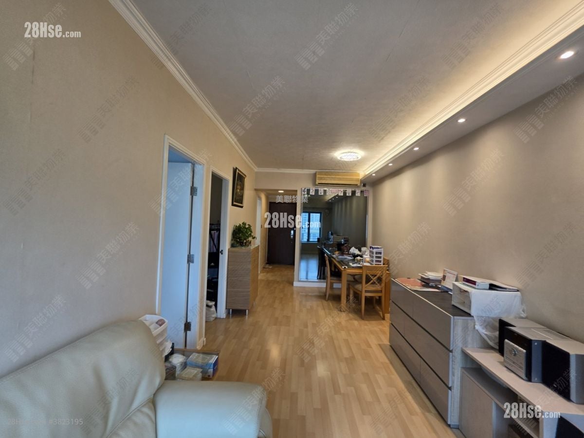 living room: Rambler Crest Sell 2 Bedrooms , 1 Bathroom 485 ft²