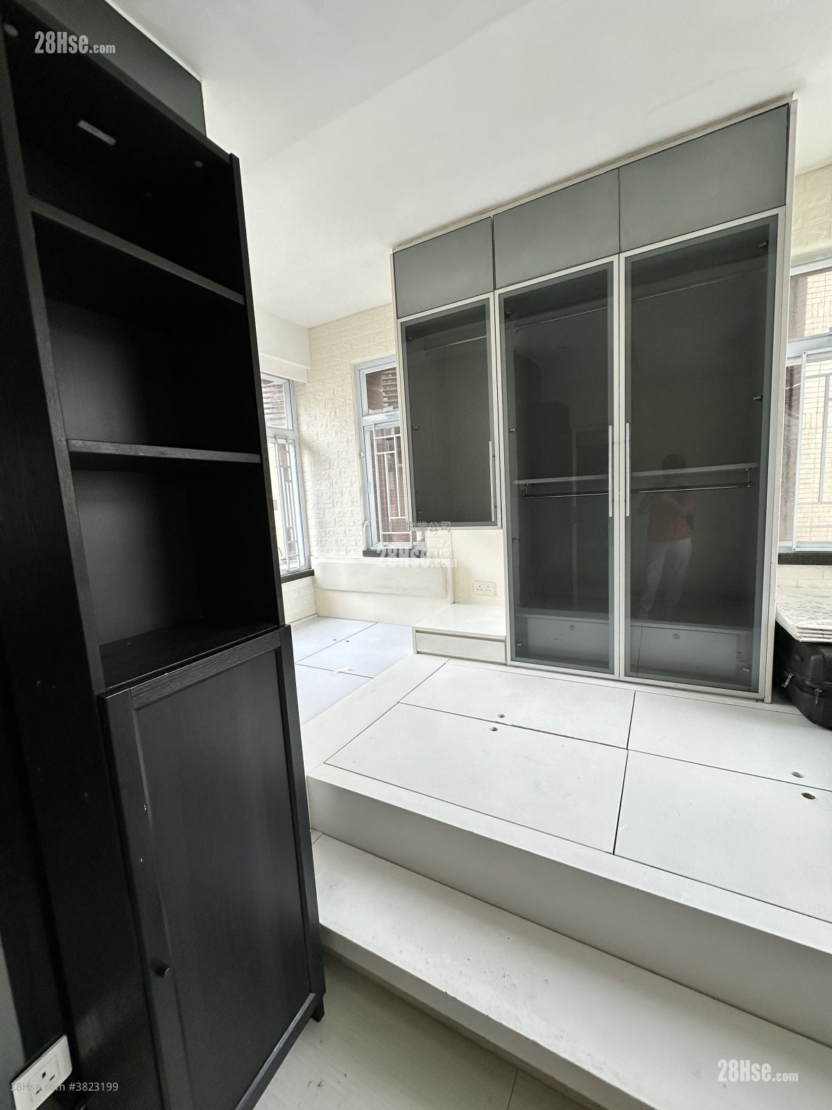 新豪阁 租盘 254 平方尺