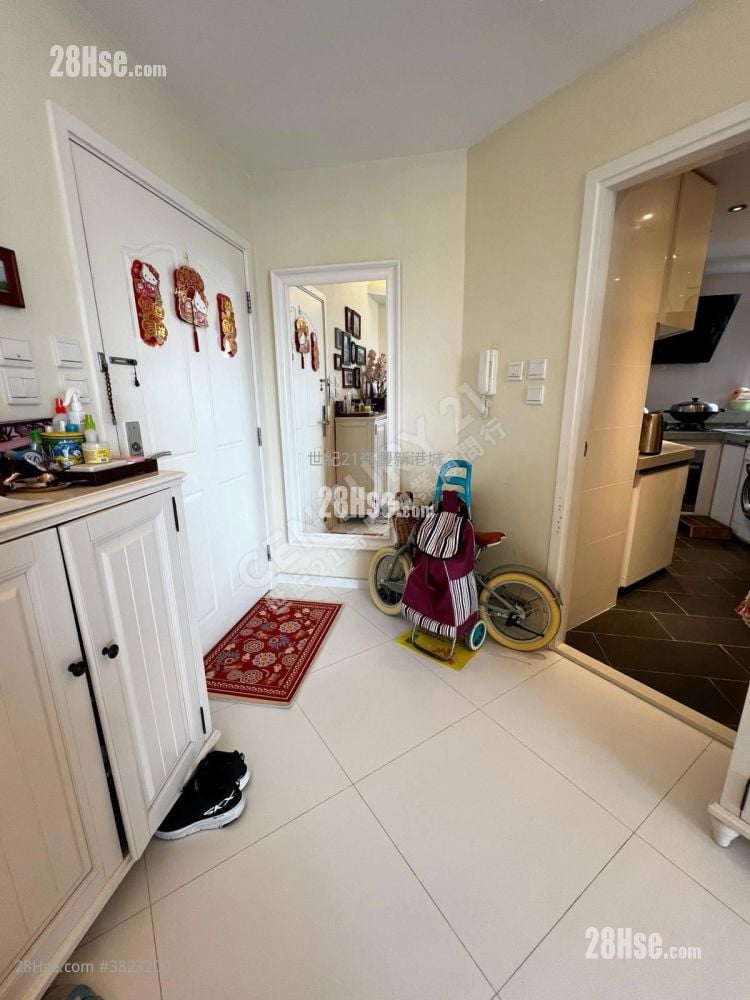 雅典居 售盘 4 房 , 2 浴室 875 平方尺