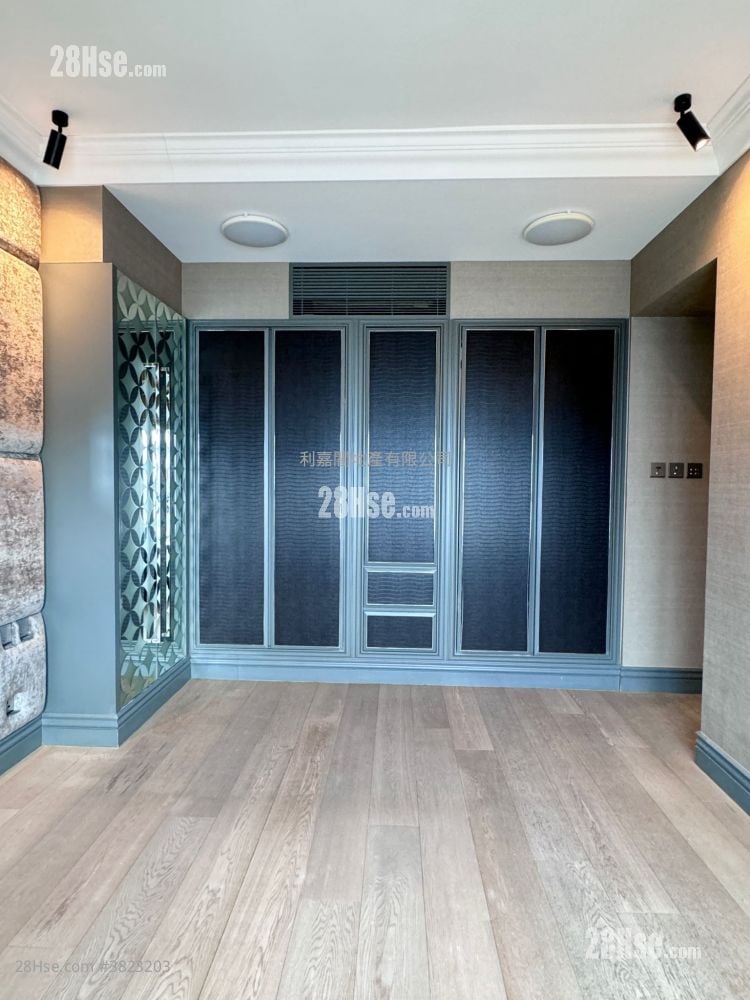 君临天下 租盘 3 房 , 2 浴室 1,051 平方尺