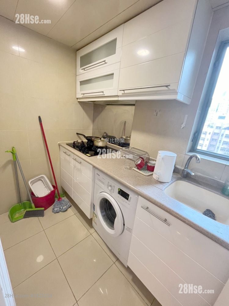 Queen's Terrace Rental 1 Bedroom , 1 Bathroom 322 ft²