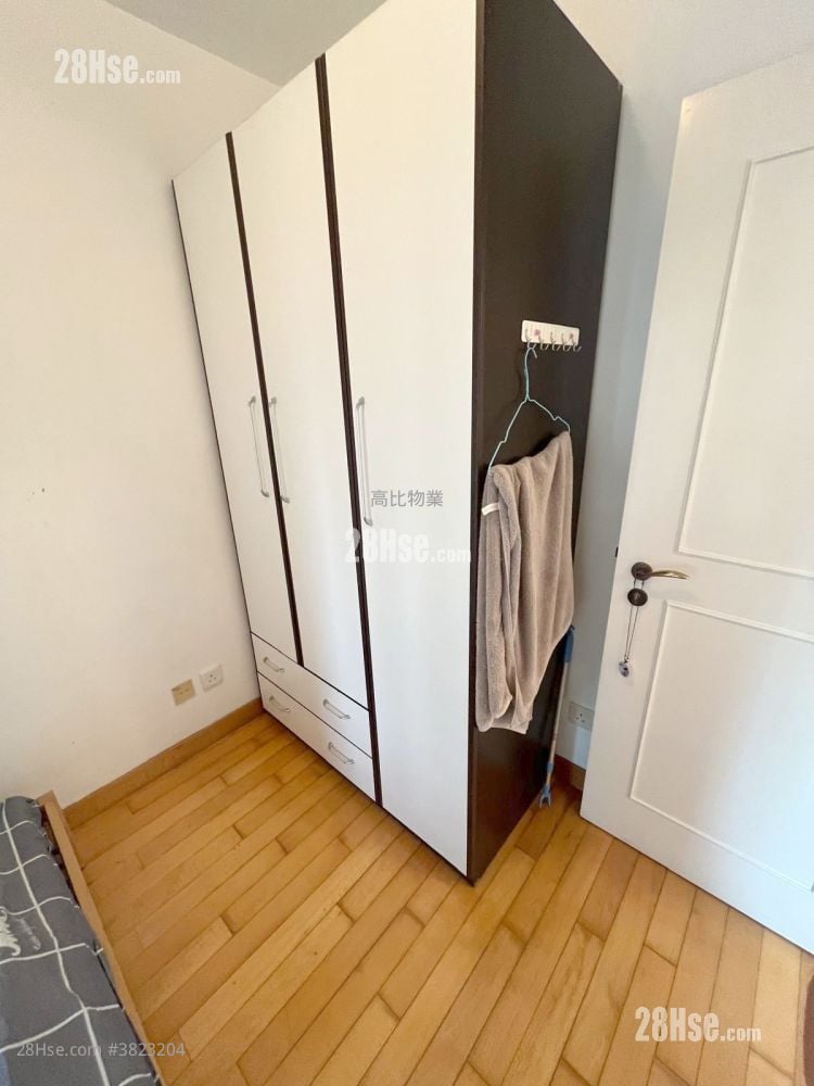 Queen's Terrace Rental 1 Bedroom , 1 Bathroom 322 ft²