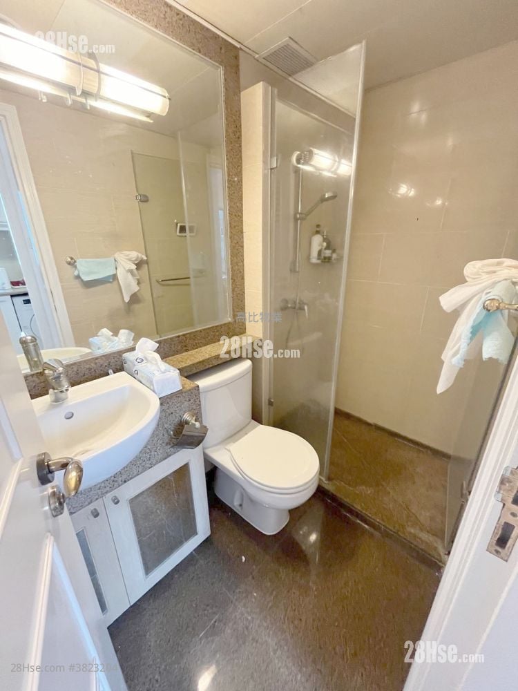 Queen's Terrace Rental 1 Bedroom , 1 Bathroom 322 ft²