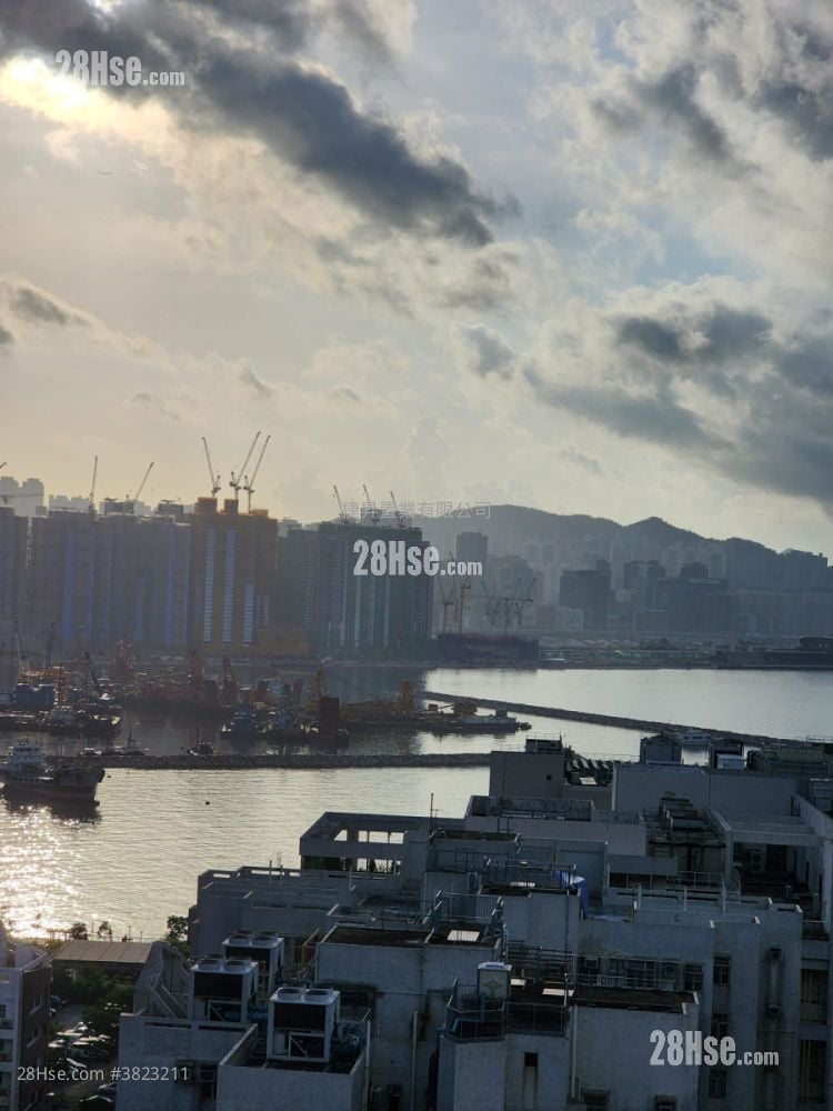 The Vantage Sell 2 Bedrooms , 2 Bathrooms 425 ft²