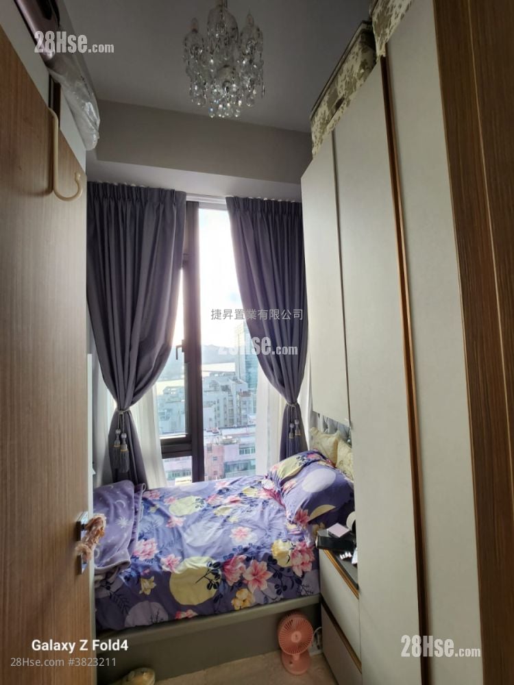 The Vantage Sell 2 Bedrooms , 2 Bathrooms 425 ft²