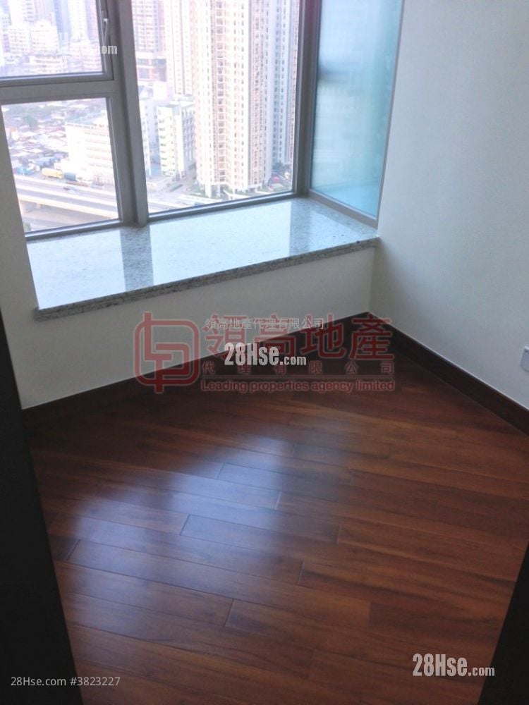 The Coronation Sell 2 Bedrooms , 1 Bathroom 515 ft²