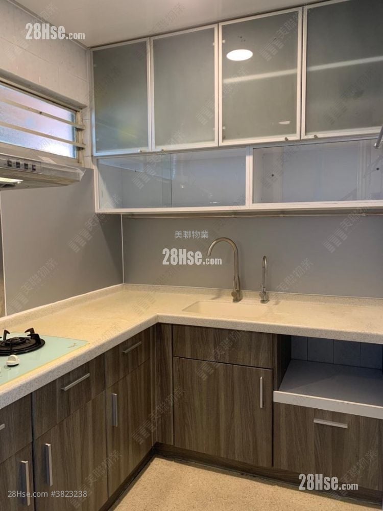 Jubilee Garden Sell 3 Bedrooms , 1 Bathroom 665 ft²