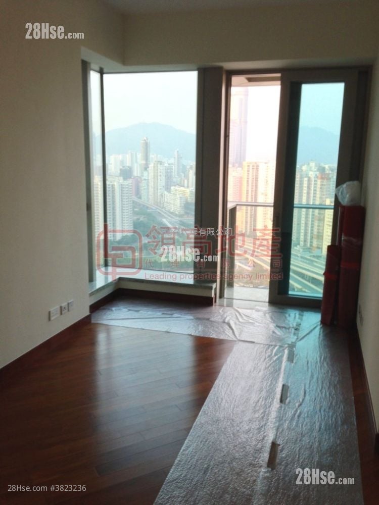 The Coronation Rental 2 Bedrooms , 1 Bathroom 515 ft²