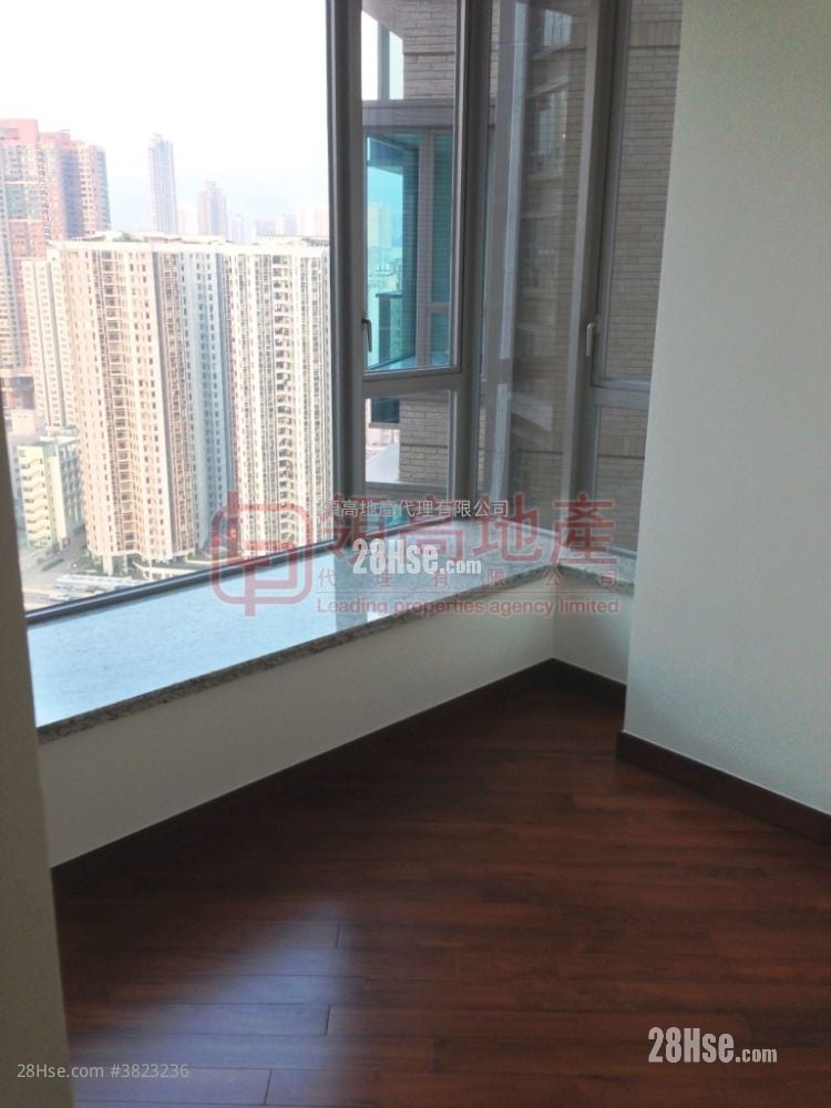 The Coronation Rental 2 Bedrooms , 1 Bathroom 515 ft²