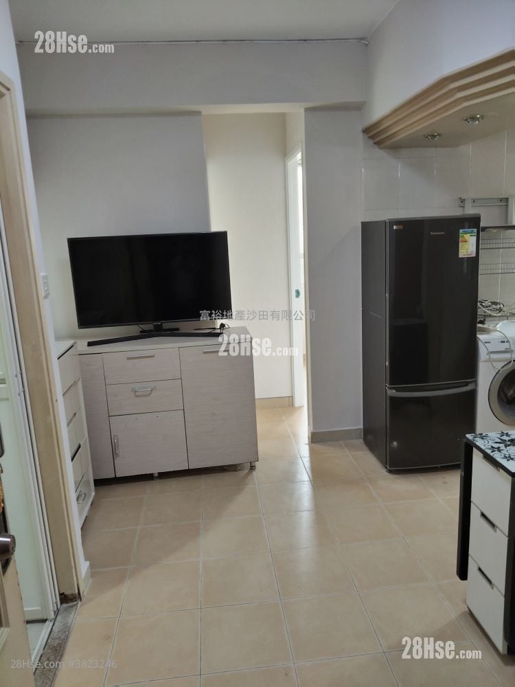 Golden Lion Garden Rental 2 Bedrooms , 1 Bathroom 266 ft²