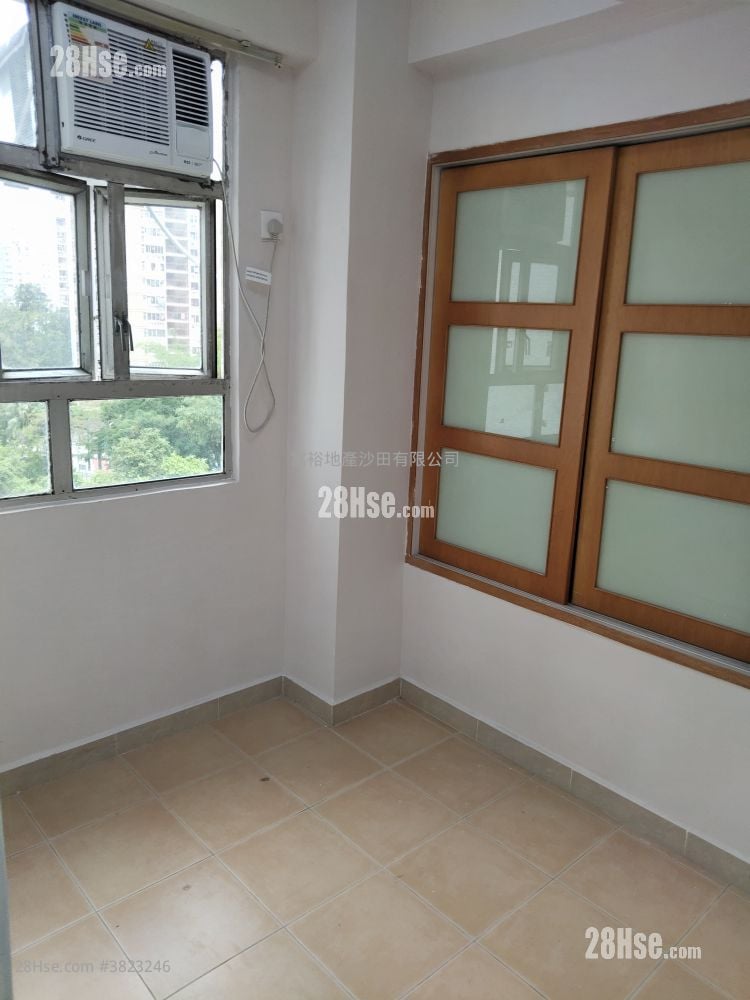 Golden Lion Garden Rental 2 Bedrooms , 1 Bathroom 266 ft²