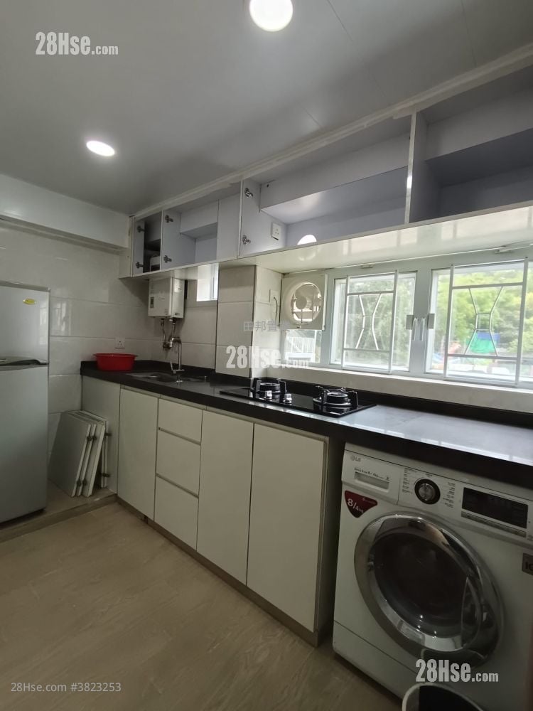 村屋 租盤 3 房 700 平方呎