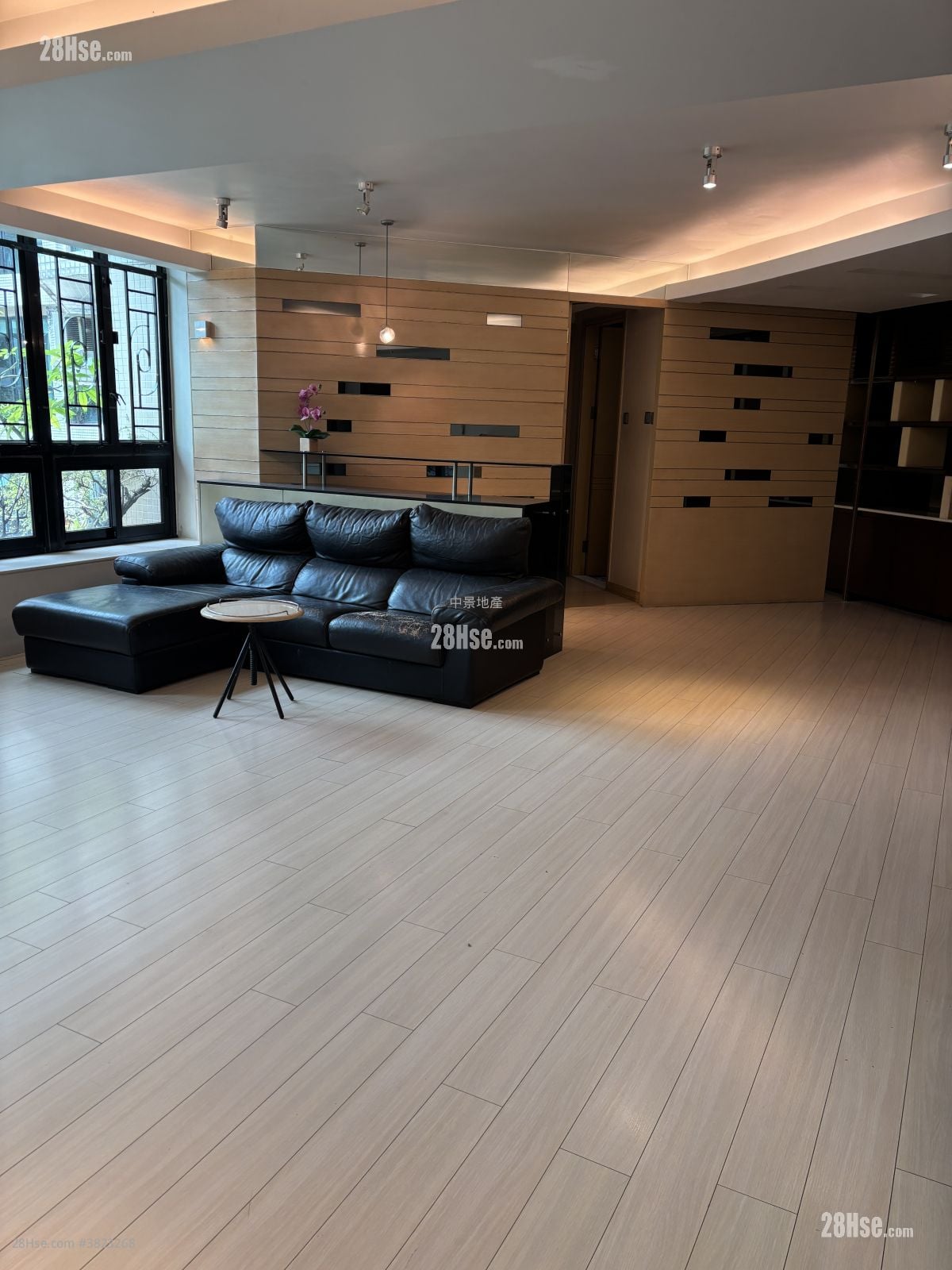 Jubilant Place Sell 5+ Bedrooms , 4 Bathrooms 773 ft²