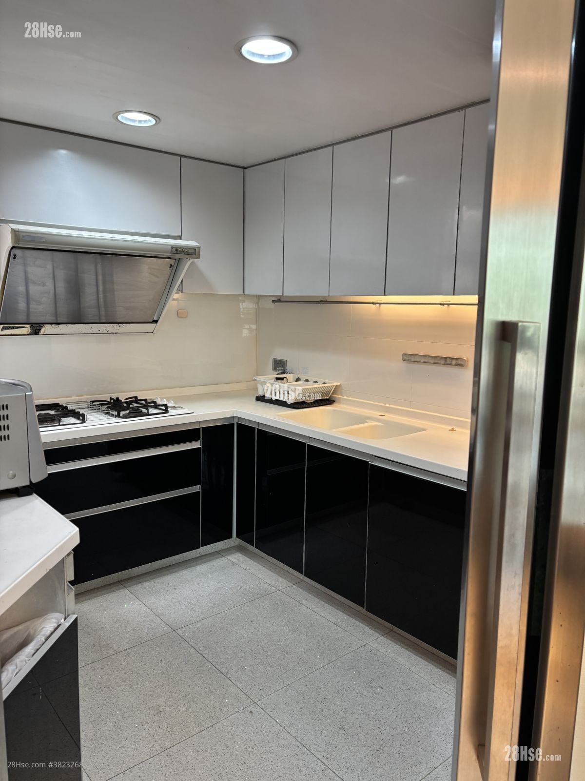 Jubilant Place Sell 5+ Bedrooms , 4 Bathrooms 773 ft²