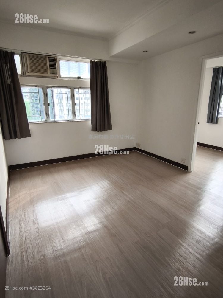 Lee Tak Cheong Mansion Sell 2 Bedrooms , 1 Bathroom 375 ft²