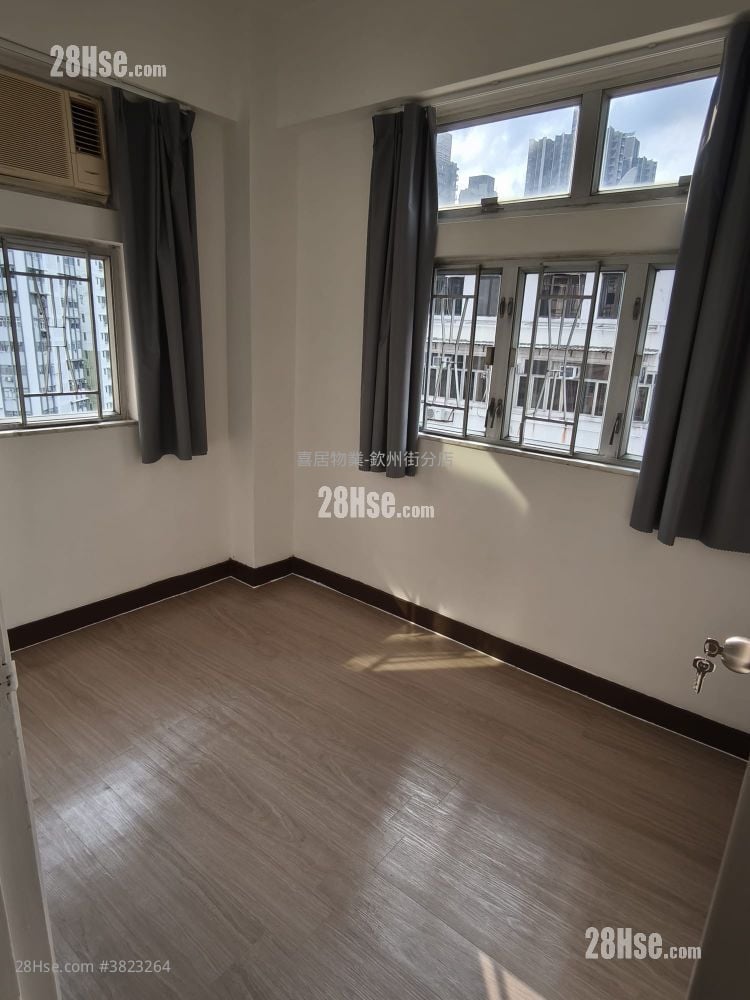 Lee Tak Cheong Mansion Sell 2 Bedrooms , 1 Bathroom 375 ft²