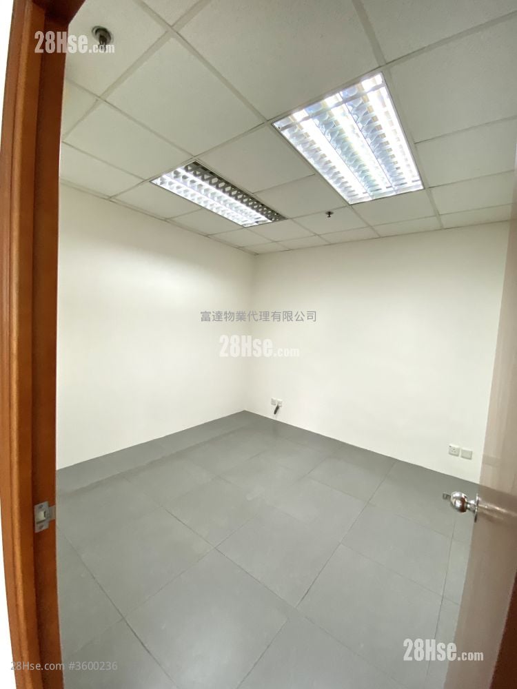 高威工業中心 租盤 1,000 平方呎