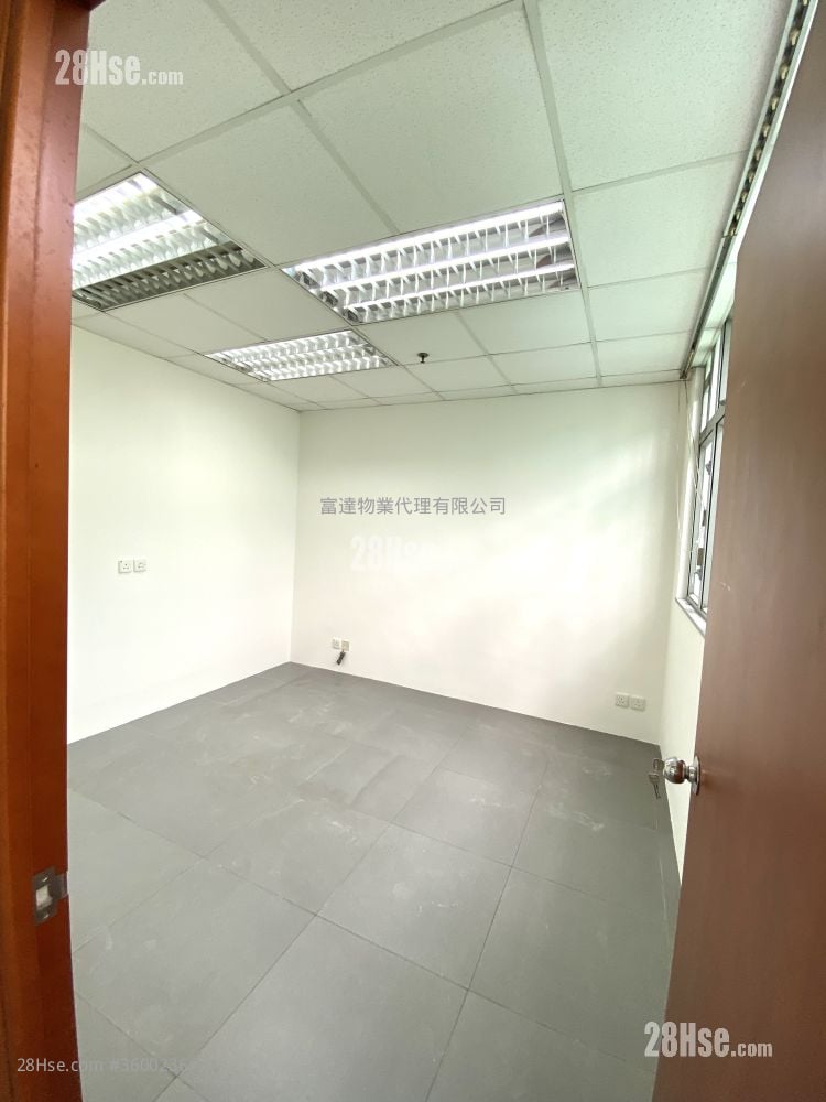 高威工業中心 租盤 1,000 平方呎