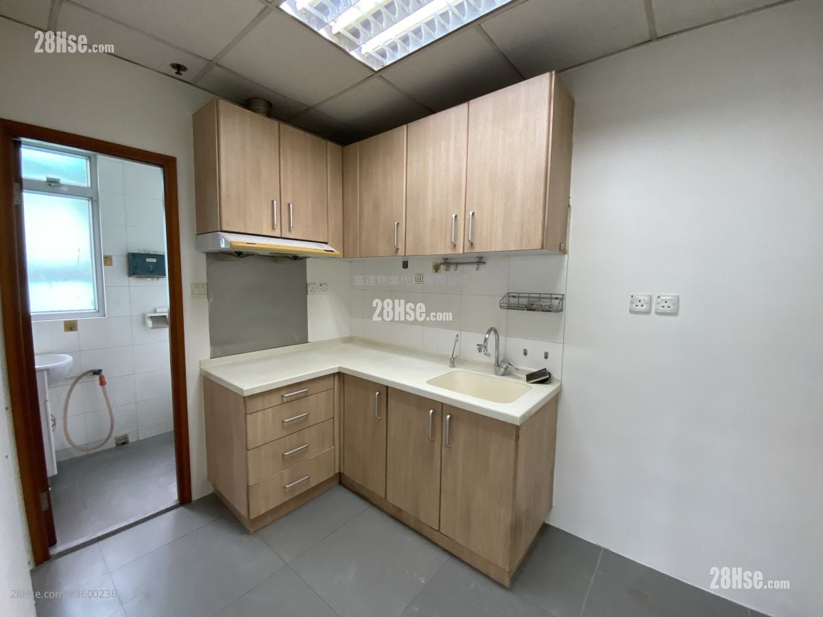 高威工業中心 租盤 1,000 平方呎