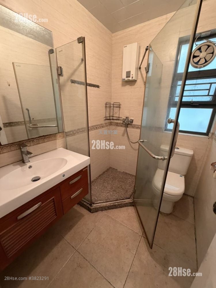 新李屋村 租盘 3 房 , 1 浴室 700 平方尺