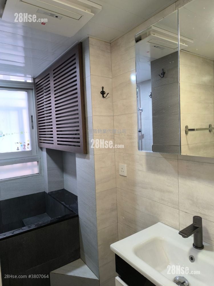 Tin Ma Court Rental 338 ft²