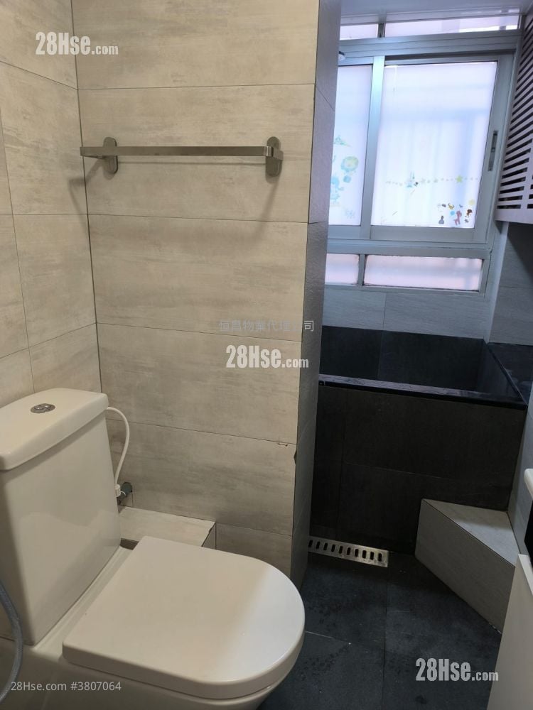 Tin Ma Court Rental 338 ft²