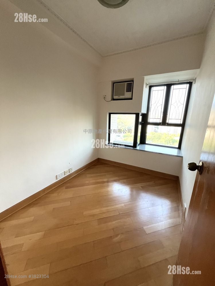 爱琴海岸 售盘 4 房 , 2 浴室 742 平方尺