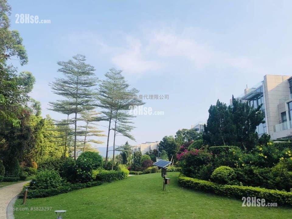 Riva Sell 4 Bedrooms , 2 Bathrooms 1,043 ft²